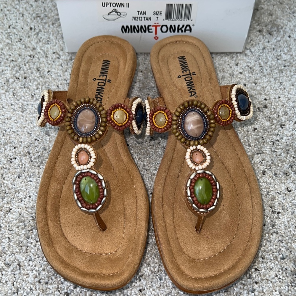 AUTH NIB Minnetonka Women's Uptown II Wedge Sandal TAN US 9